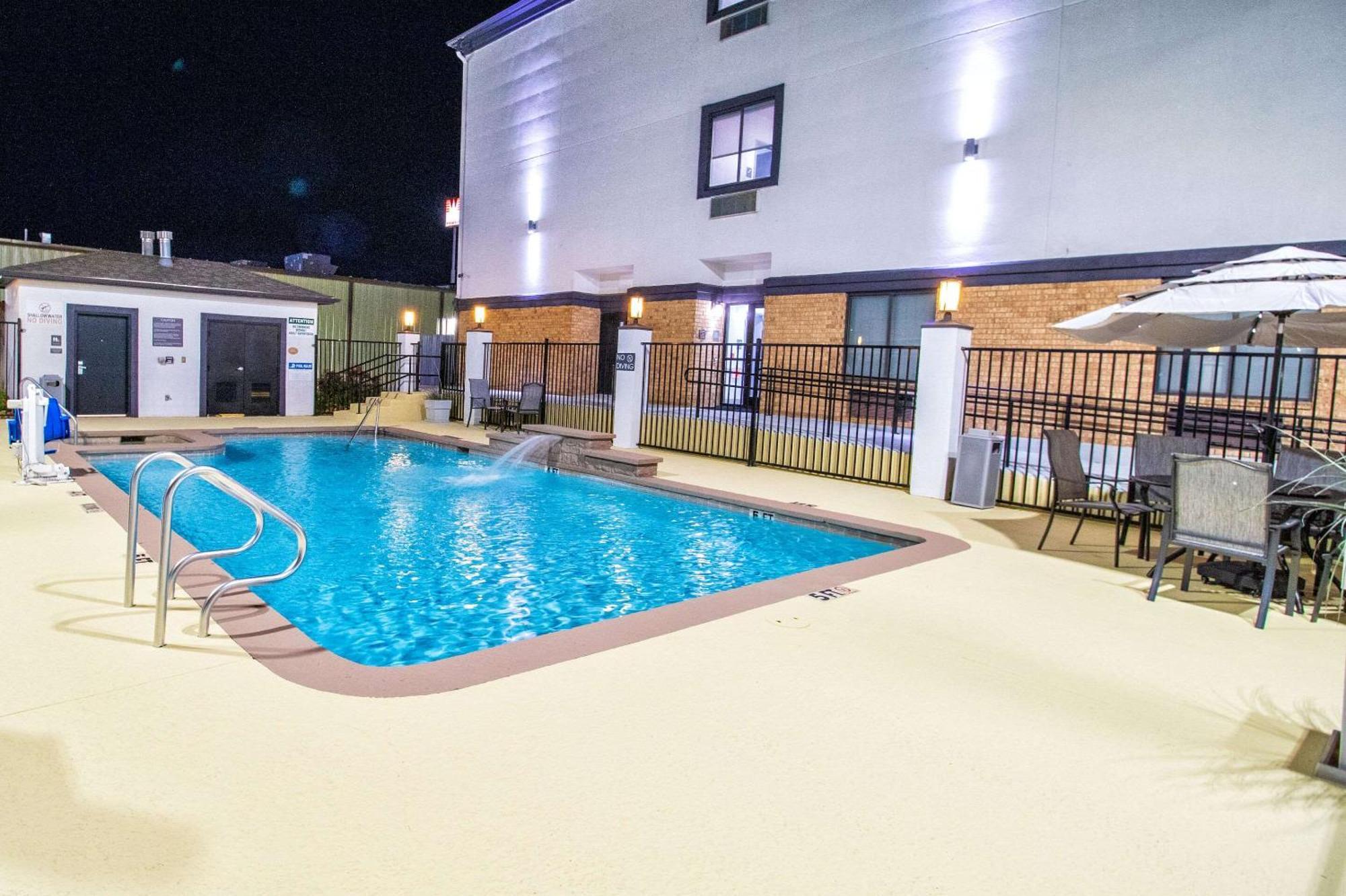 Best Western Plus Schulenburg Inn & Suites Exterior foto