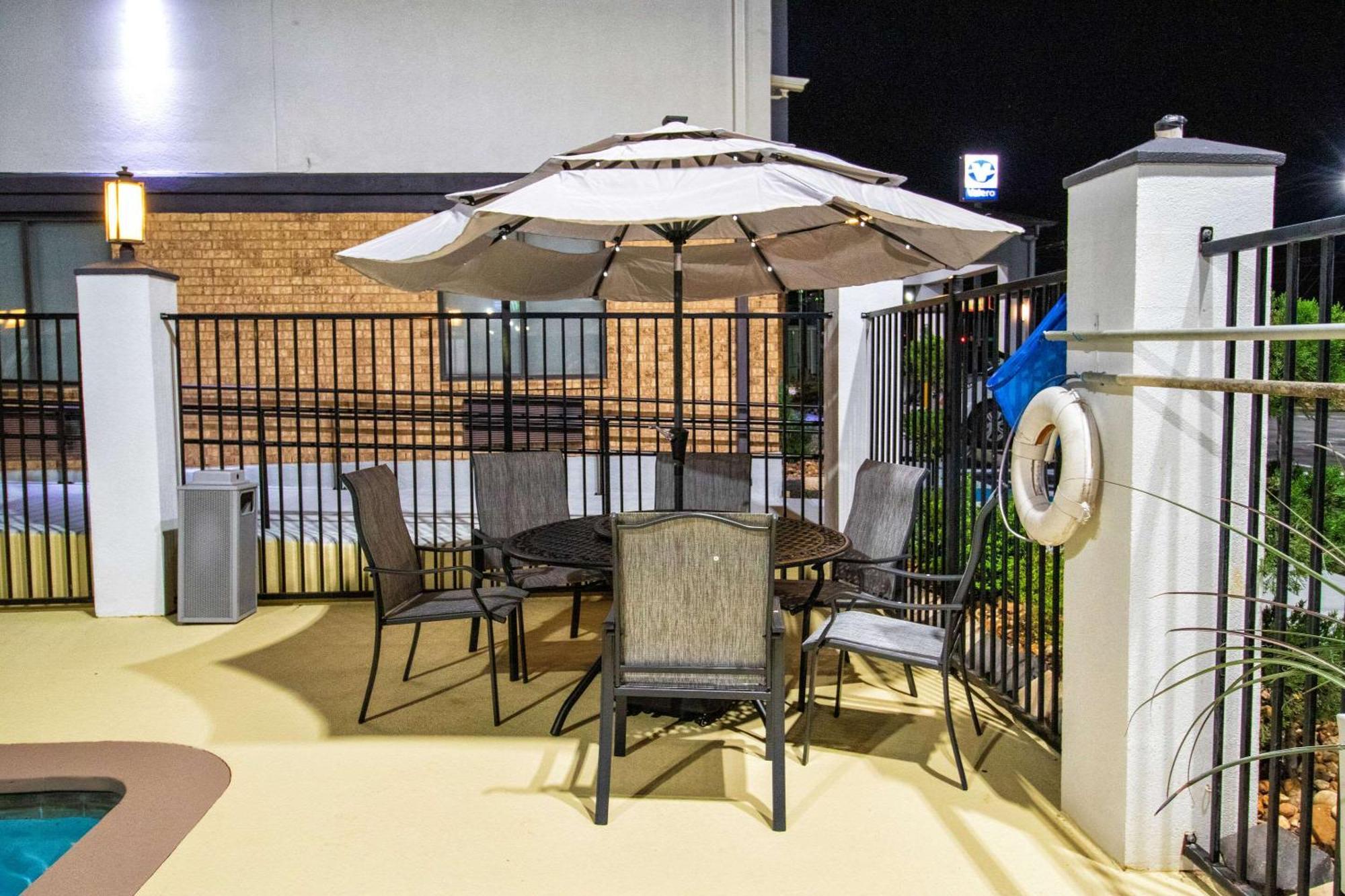 Best Western Plus Schulenburg Inn & Suites Exterior foto