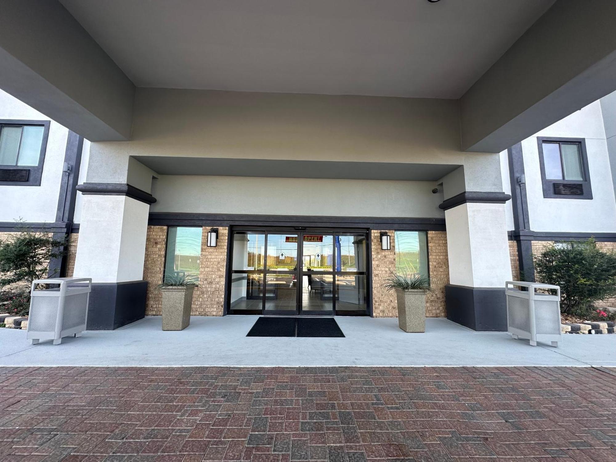 Best Western Plus Schulenburg Inn & Suites Exterior foto